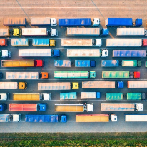 大量のトラック