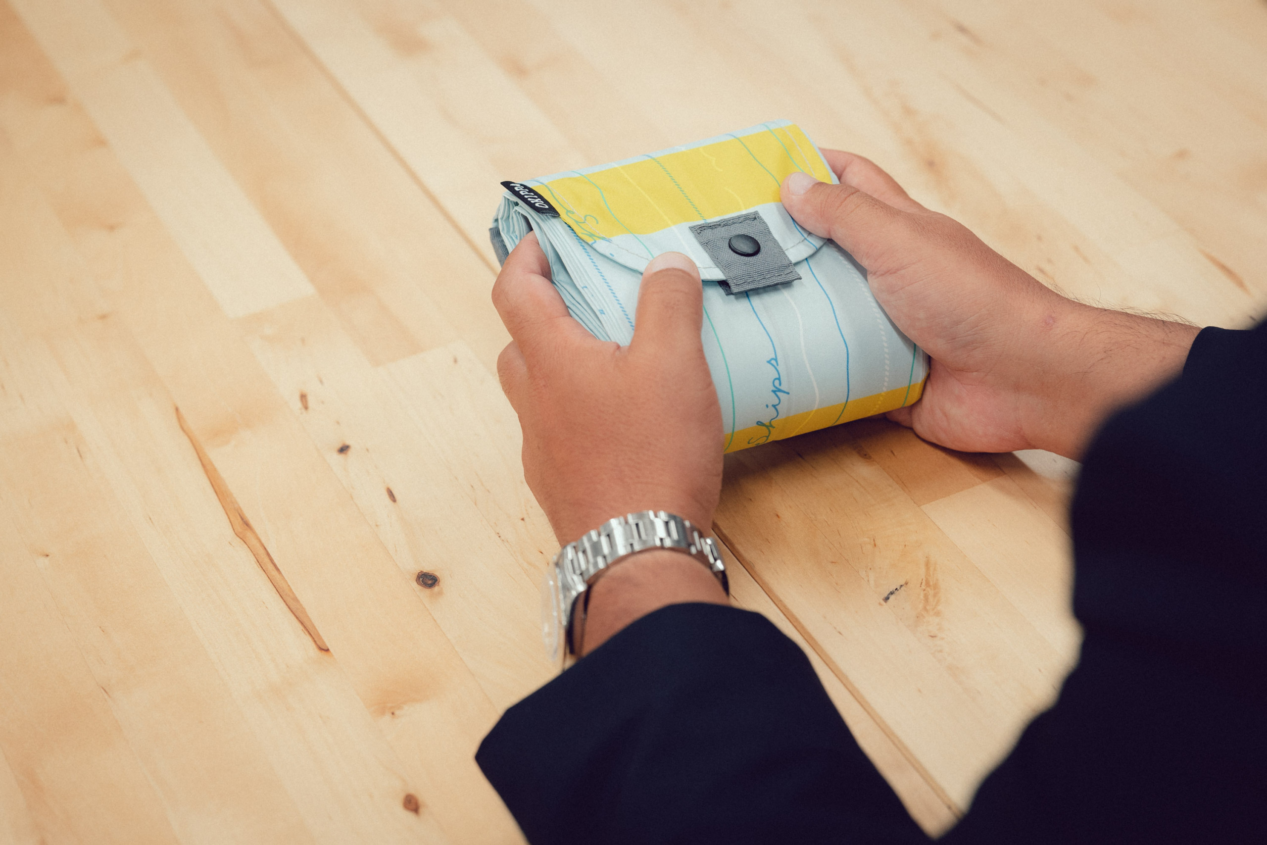 SHIPSサステナブルバッグOKIPPA畳んだ様子